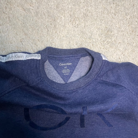 Calvin Klein toddler sweater - Picture 2 of 5